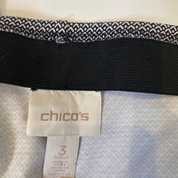 Chico’s Navy/Black White All Over Print Geo Stretchy Ankle Legging EUC Sz 16 - Picture 4 of 11